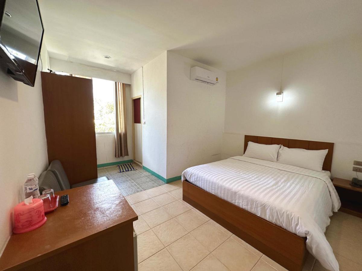 Plernpetch Hotel Surat Thani Exterior foto