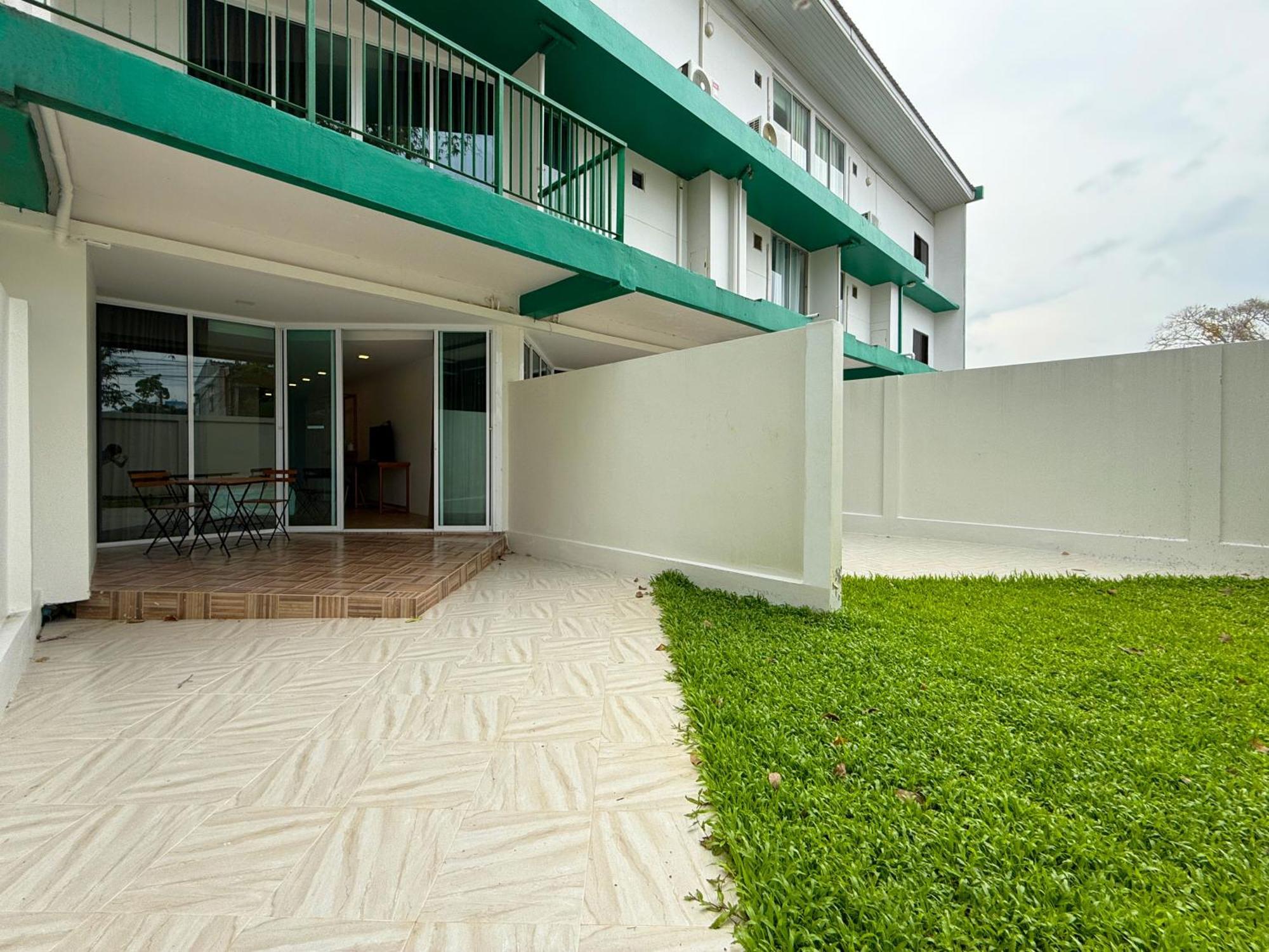 Plernpetch Hotel Surat Thani Exterior foto